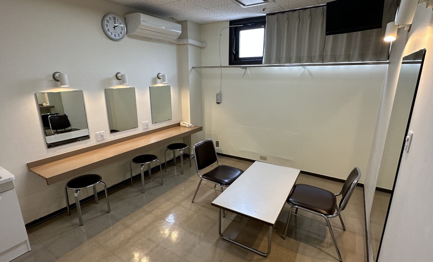 会議室B